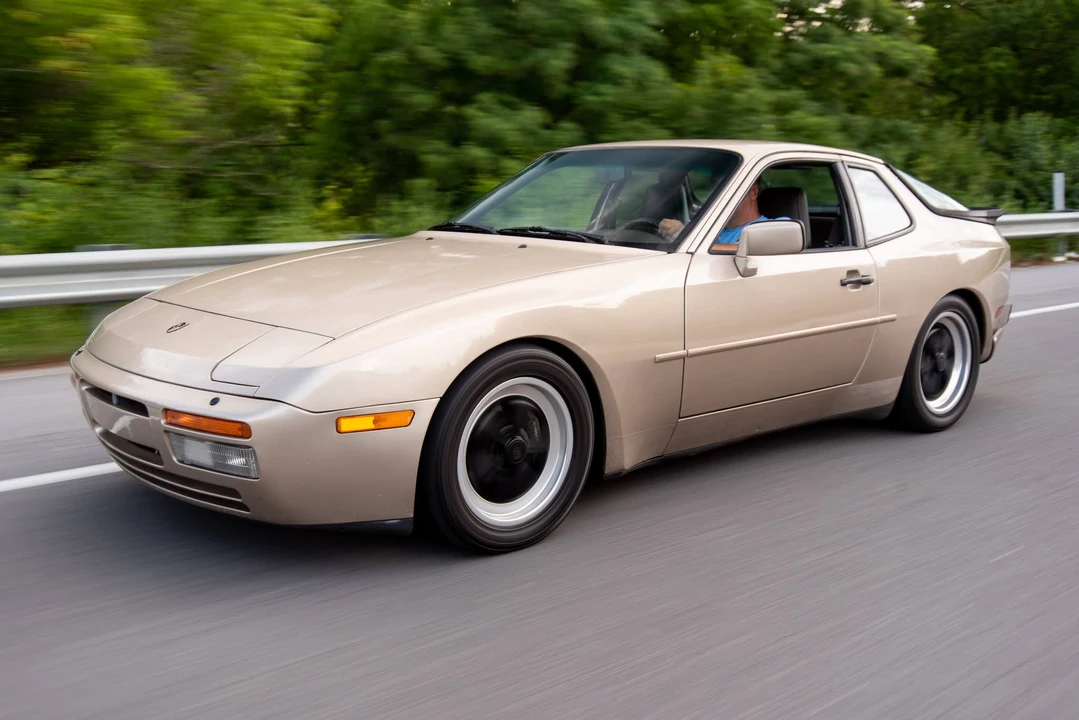 1986 Porsche 944 Turbo - Image 2 of 31