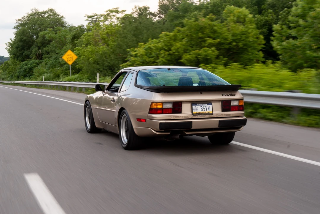 1986 Porsche 944 Turbo - Image 7 of 31