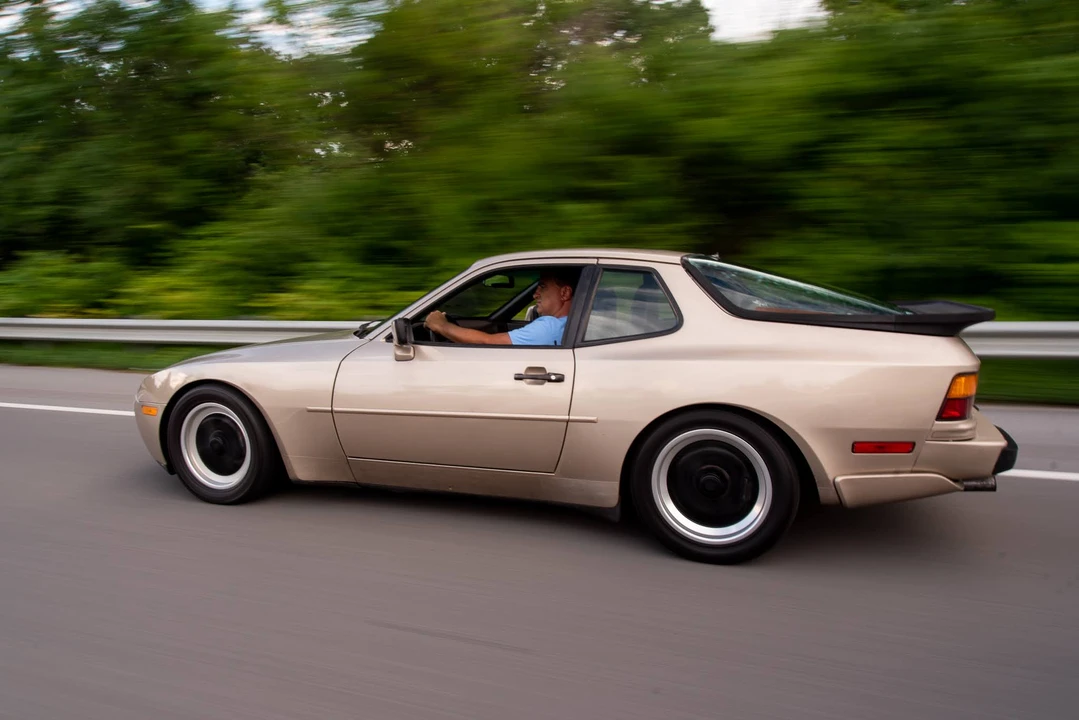 1986 Porsche 944 Turbo - Image 11 of 31