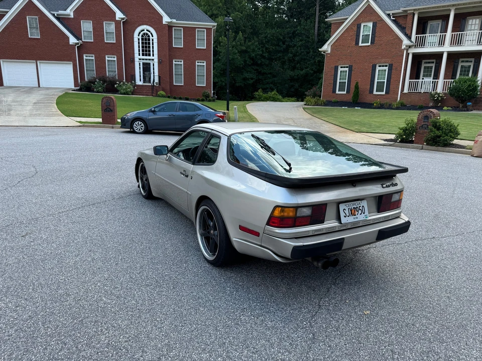 1986 Porsche 944 Turbo - Image 9 of 31