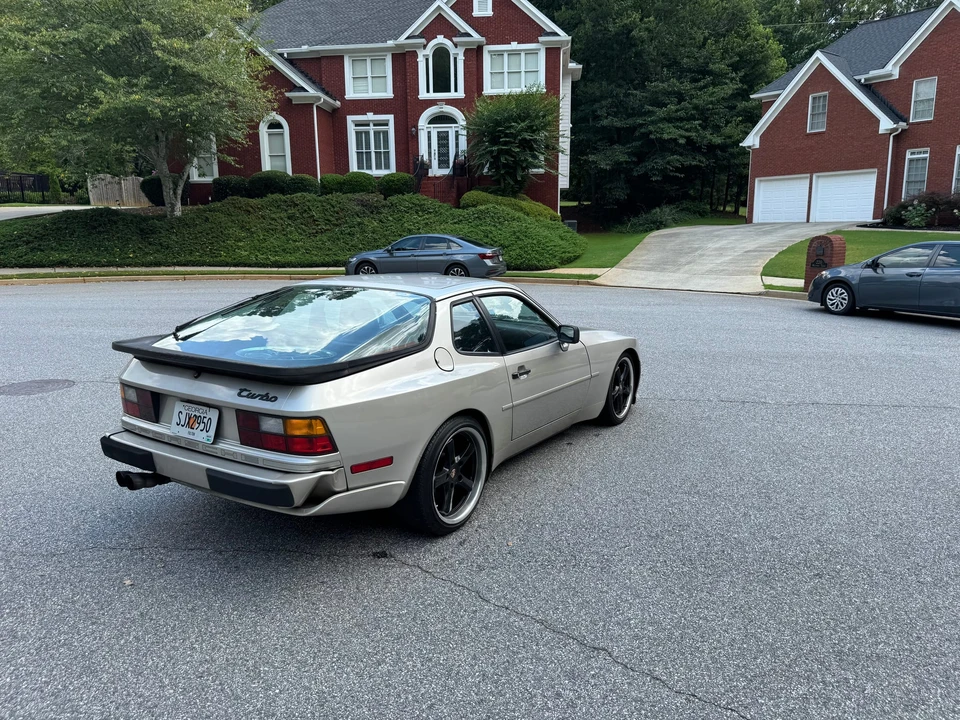 1986 Porsche 944 Turbo - Image 8 of 31