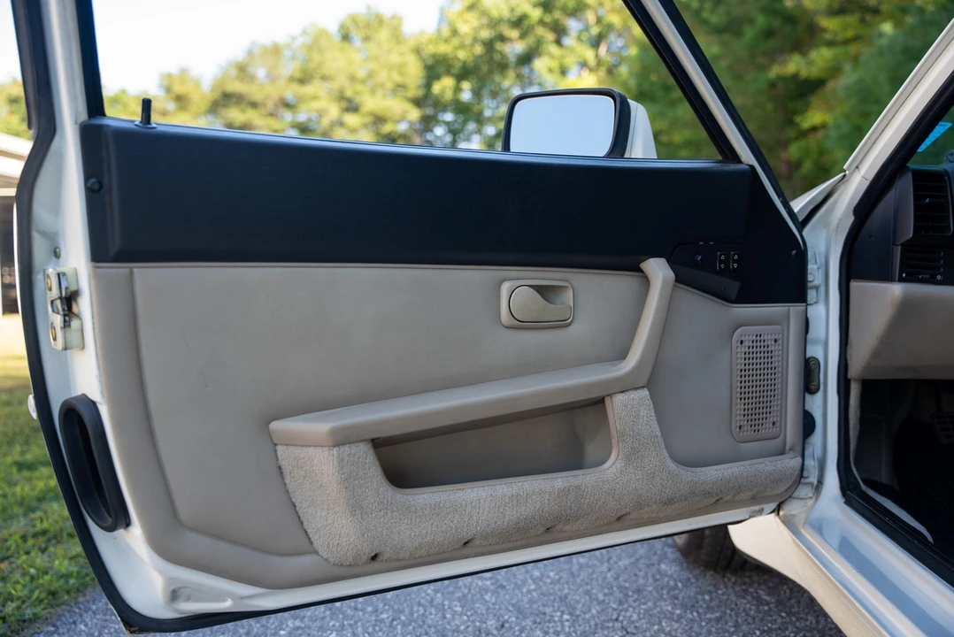 1986 Porsche 944 Turbo - Image 22 of 31