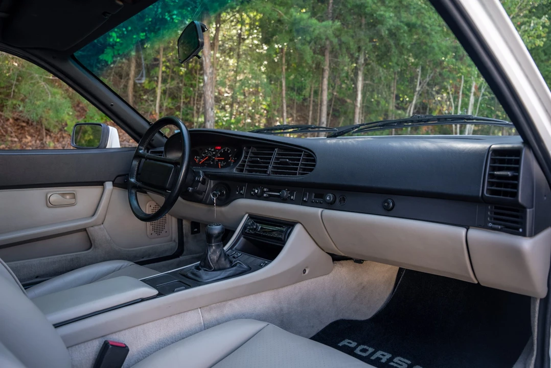 1986 Porsche 944 Turbo - Image 29 of 31