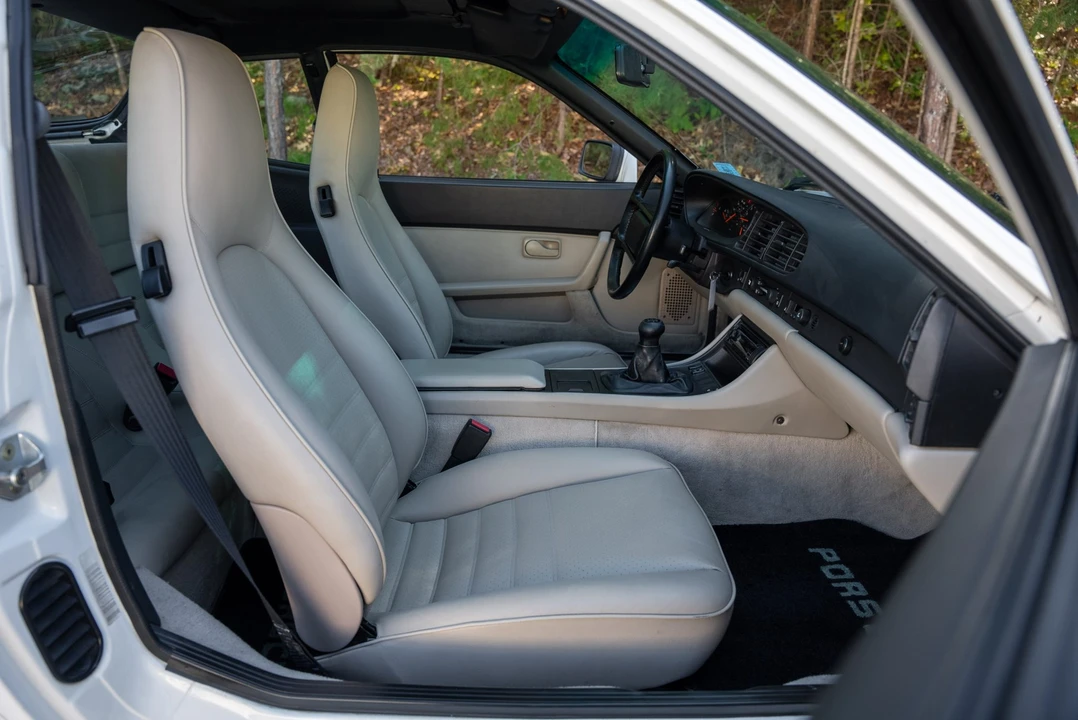 1986 Porsche 944 Turbo - Image 26 of 31