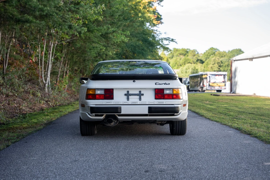 1986 Porsche 944 Turbo - Image 7 of 31