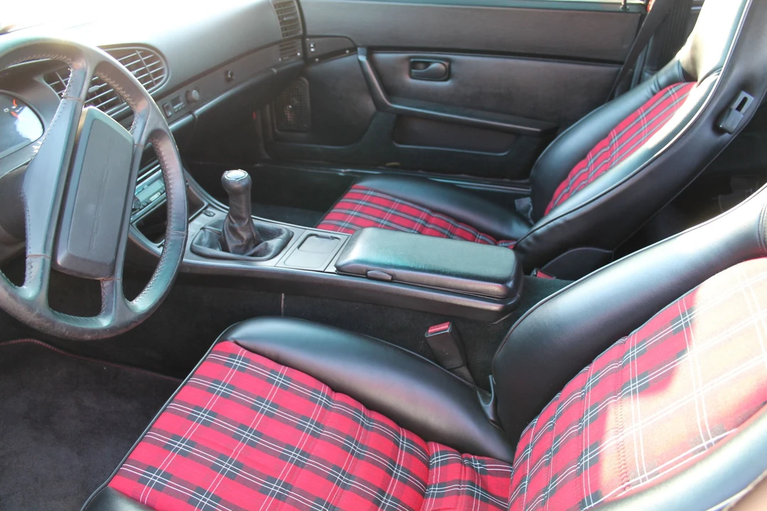 1986 Porsche 944 Turbo - Image 19 of 31