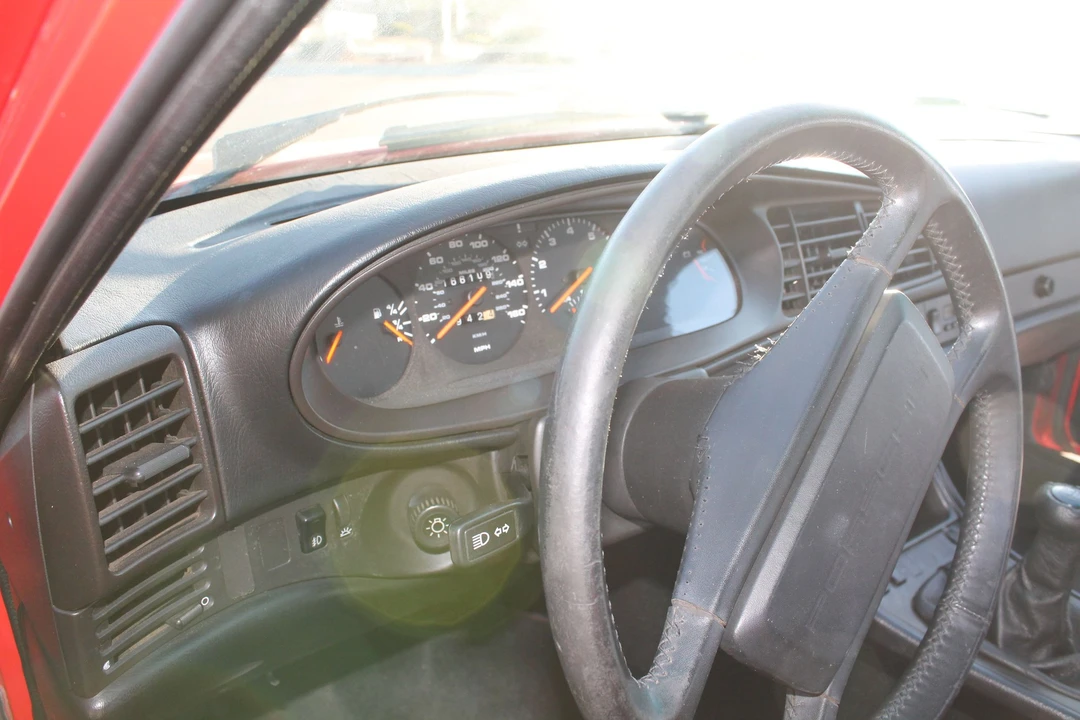1986 Porsche 944 Turbo - Image 17 of 31