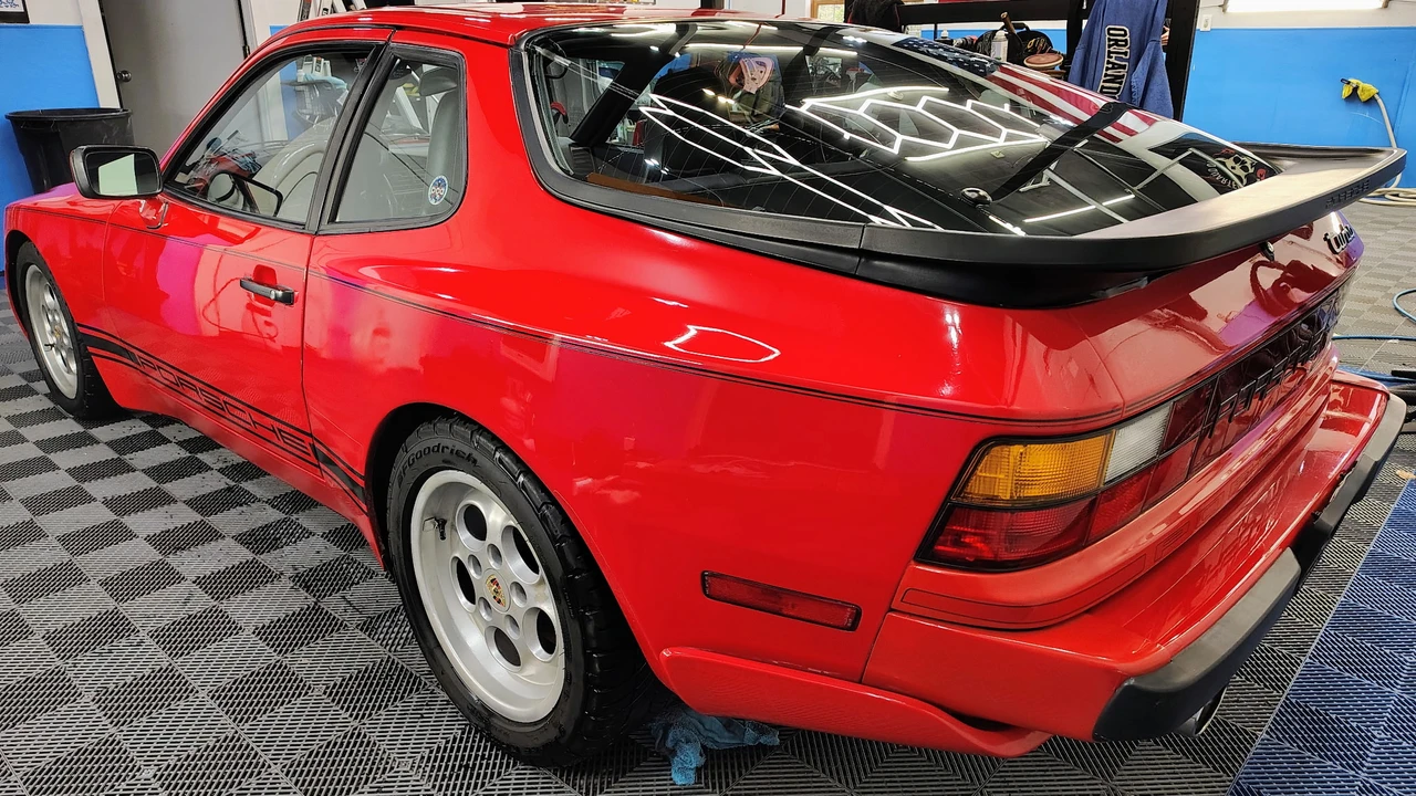 1986 Porsche 944 Turbo - Image 14 of 31