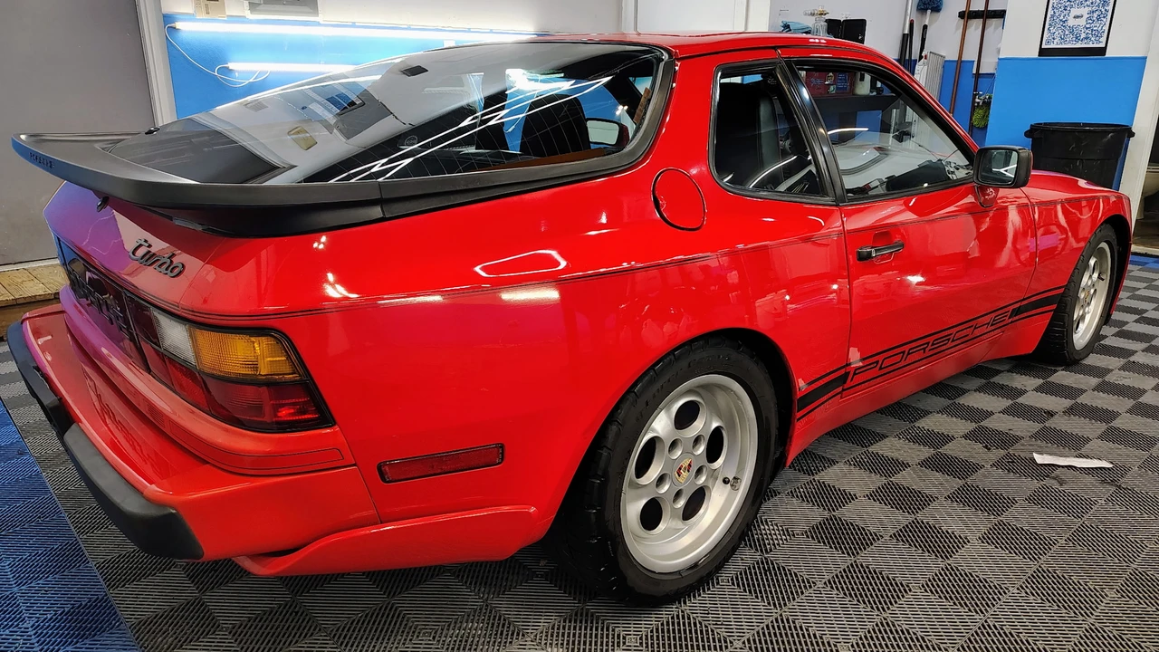 1986 Porsche 944 Turbo - Image 15 of 31