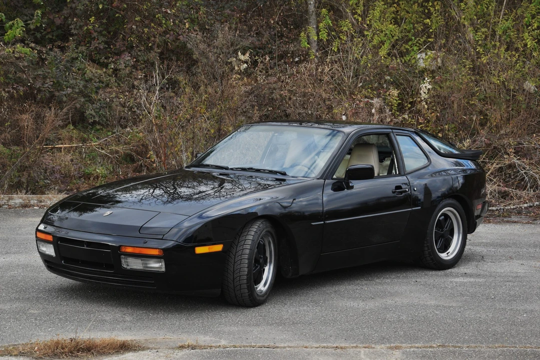 1986 Porsche 944 Turbo - Image 2 of 31
