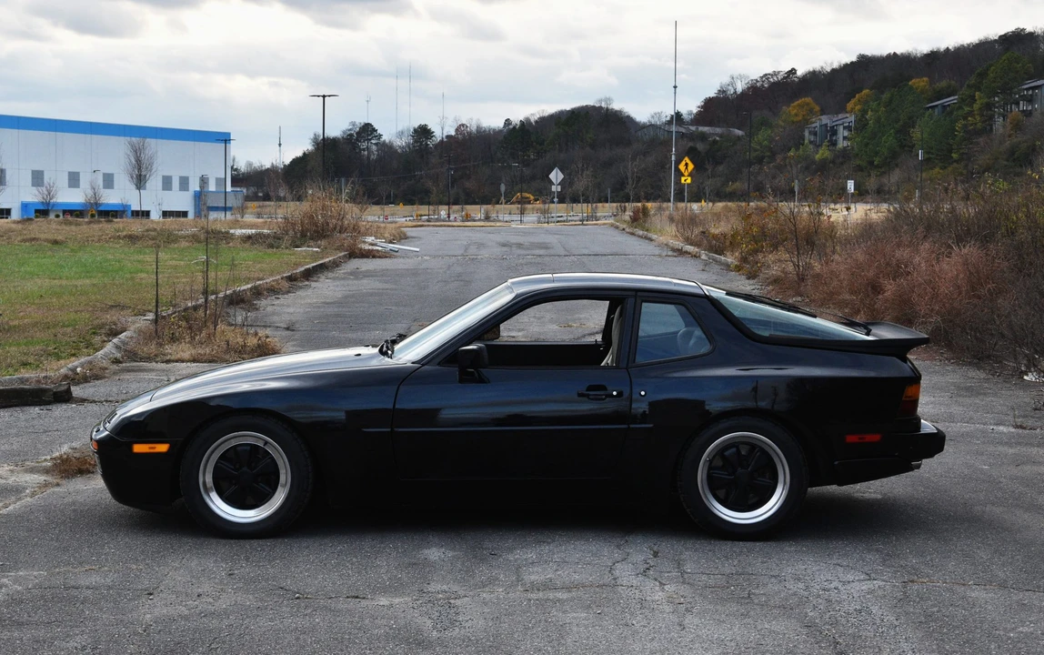 1986 Porsche 944 Turbo - Image 6 of 31