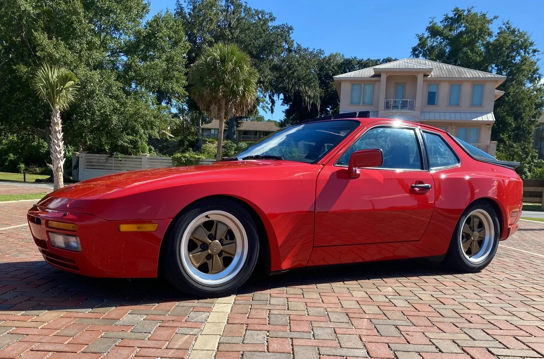 1986 Porsche 944 Turbo - Image 2 of 31