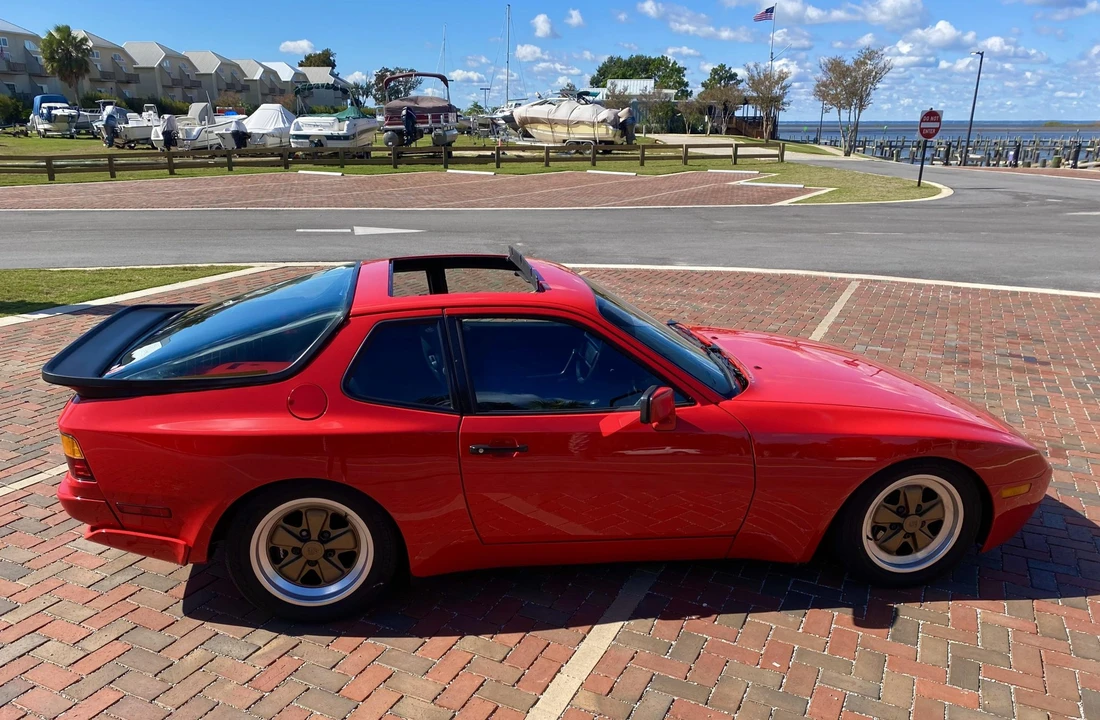 1986 Porsche 944 Turbo - Image 11 of 31