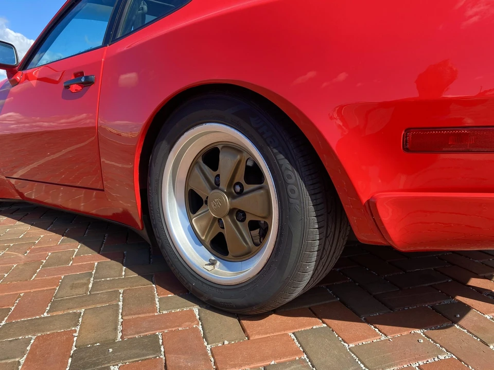 1986 Porsche 944 Turbo - Image 23 of 31