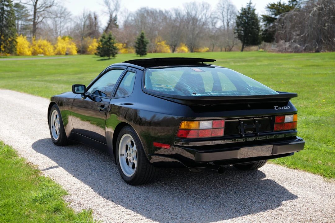 1986 Porsche 944 Turbo - Image 15 of 31