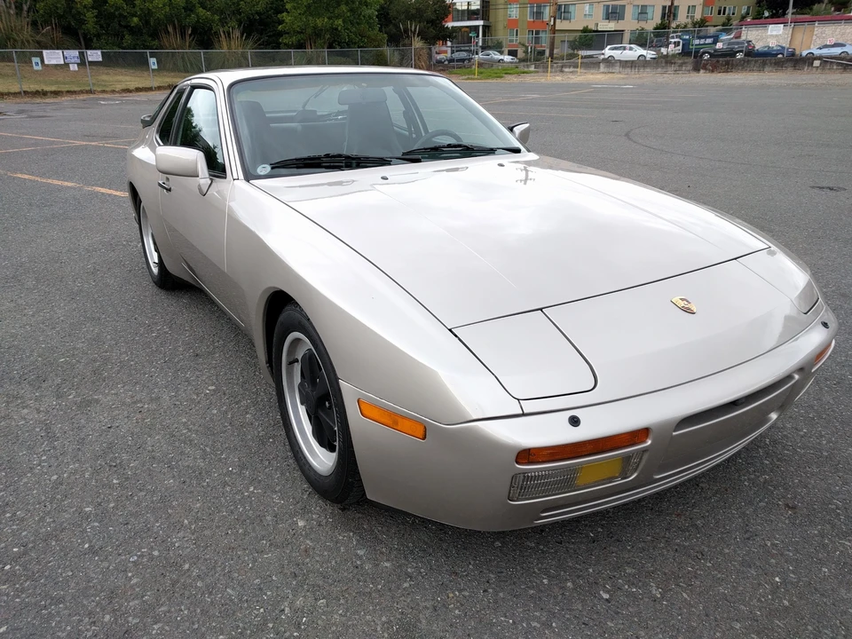 1986 Porsche 944 Turbo - Image 2 of 31