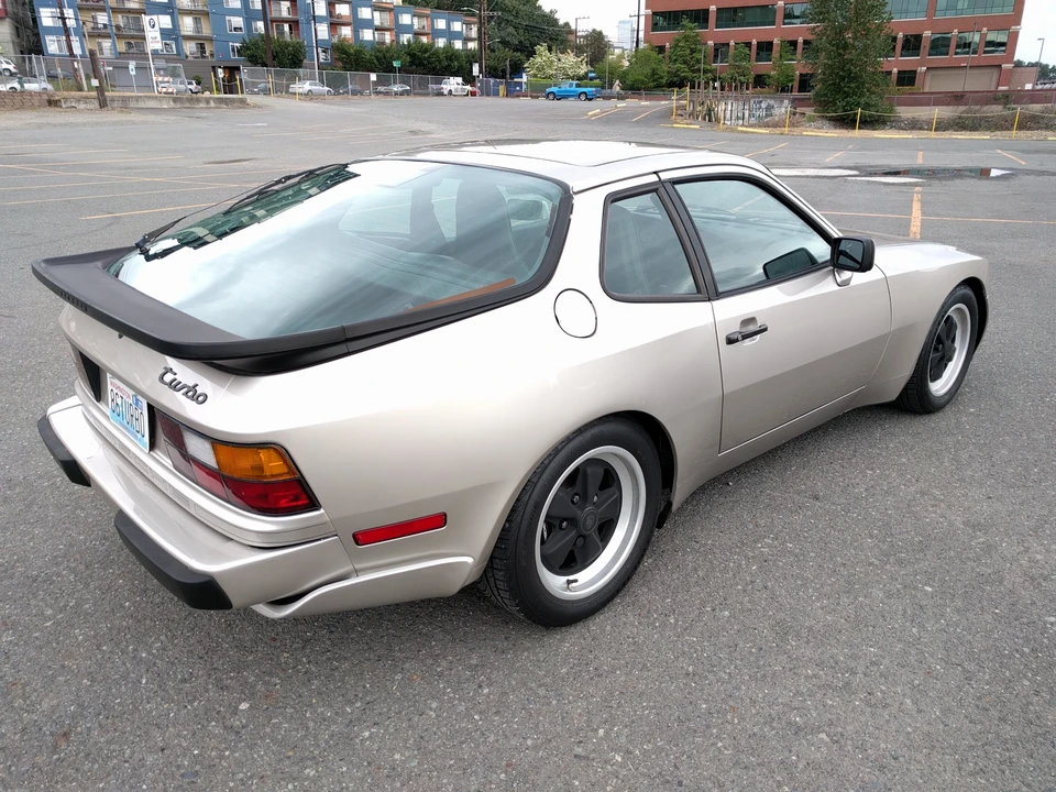 1986 Porsche 944 Turbo - Image 5 of 31