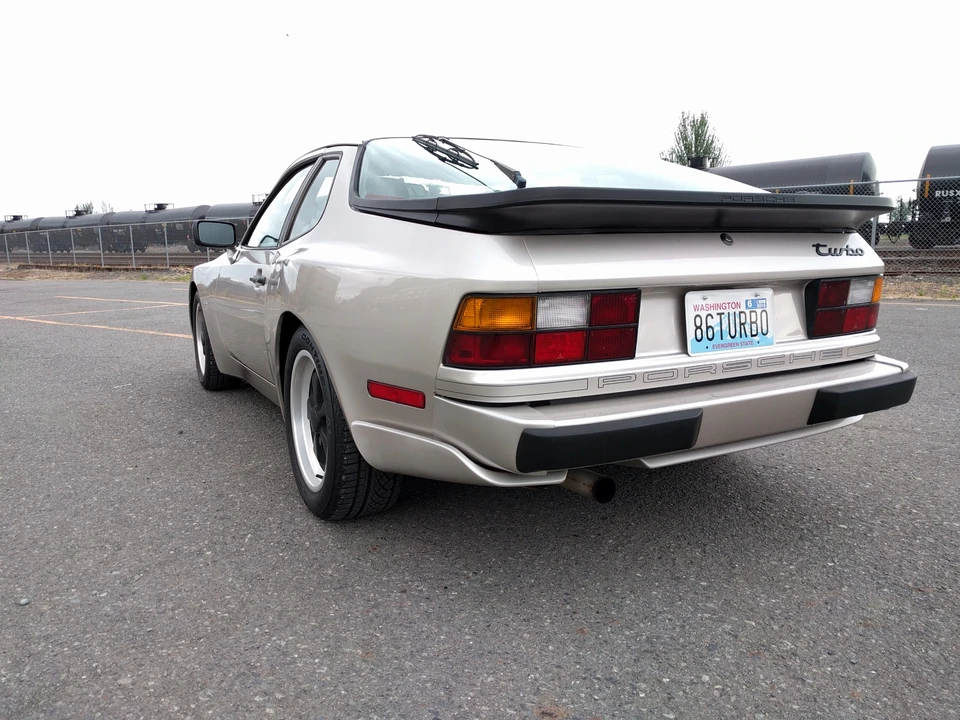 1986 Porsche 944 Turbo - Image 7 of 31