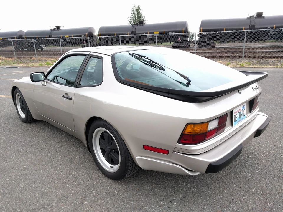 1986 Porsche 944 Turbo - Image 8 of 31