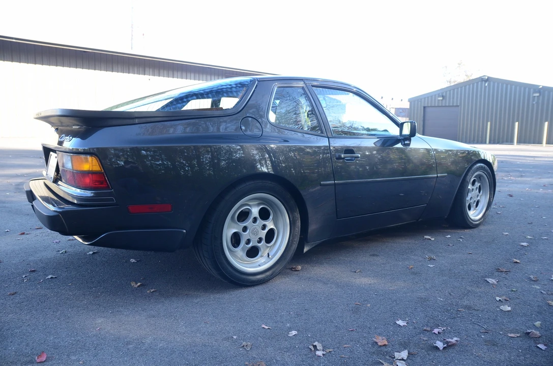 1986 Porsche 944 Turbo - Image 7 of 31