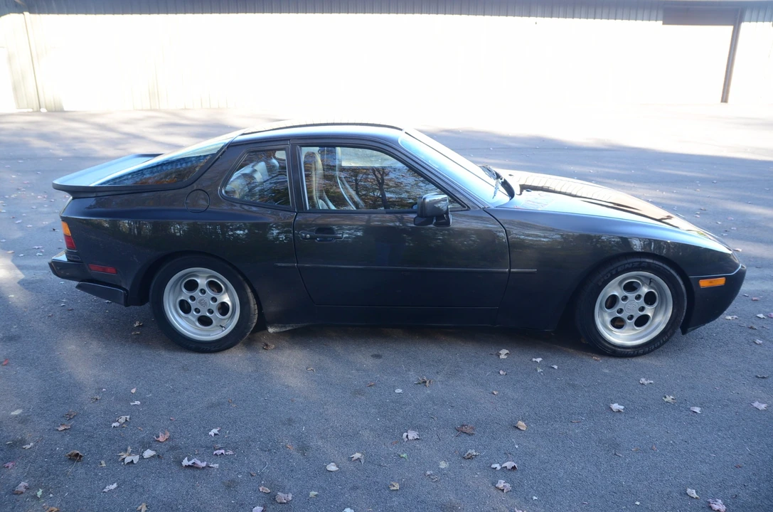 1986 Porsche 944 Turbo - Image 4 of 31
