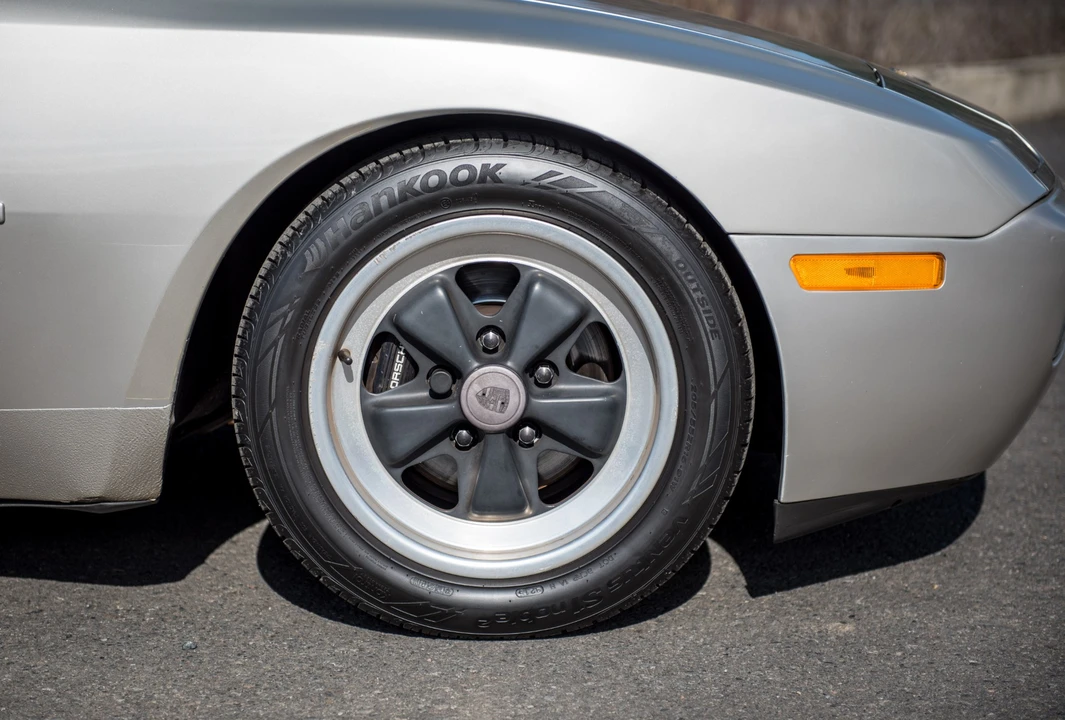 1986 Porsche 944 Turbo - Image 25 of 31