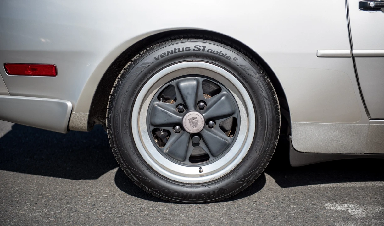 1986 Porsche 944 Turbo - Image 26 of 31