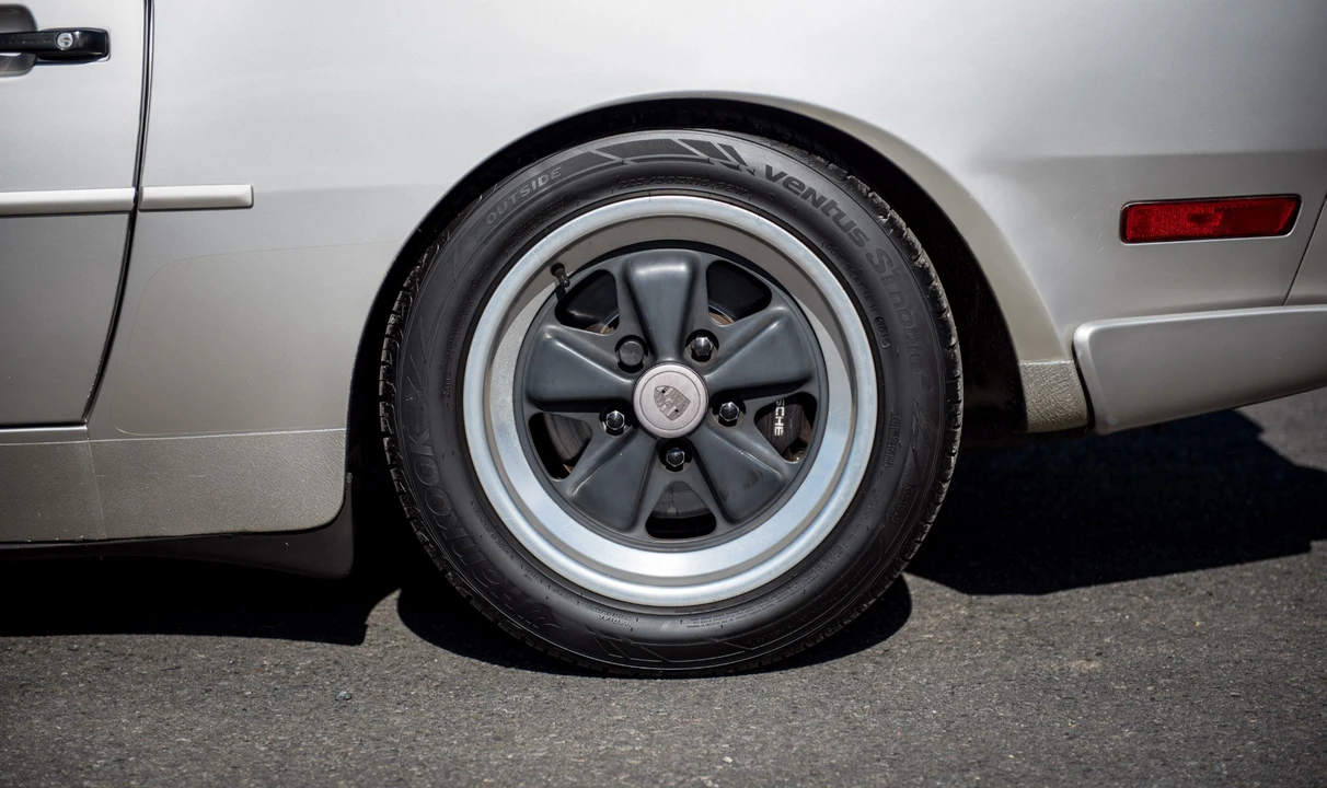 1986 Porsche 944 Turbo - Image 27 of 31