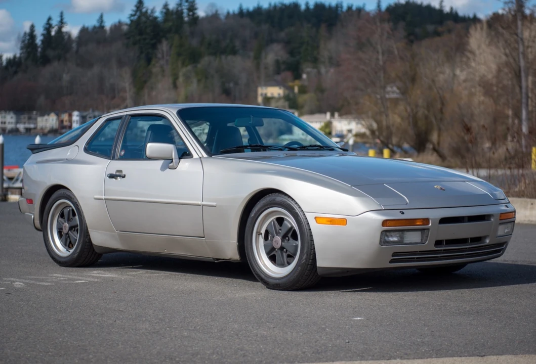 1986 Porsche 944 Turbo - Image 2 of 31