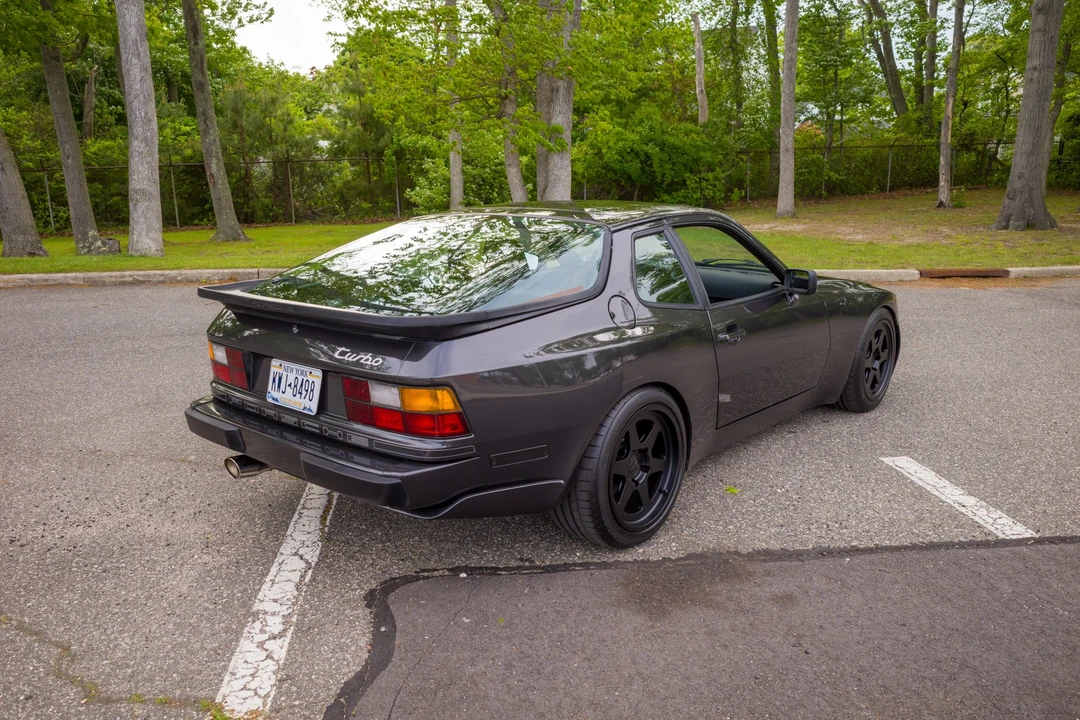 1986 Porsche 944 Turbo - Image 24 of 31