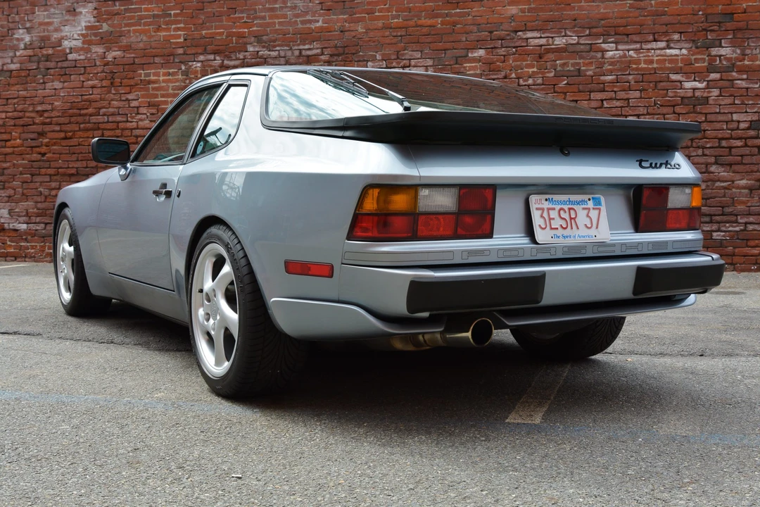 1986 Porsche 944 Turbo - Image 24 of 31