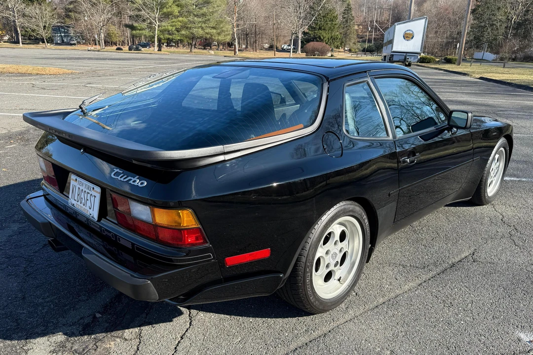 1986 Porsche 944 Turbo - Image 4 of 31