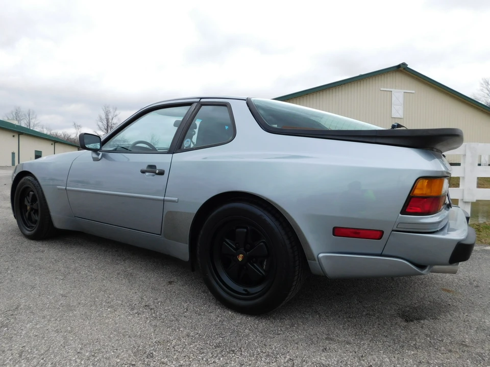1986 Porsche 944 Turbo - Image 4 of 31