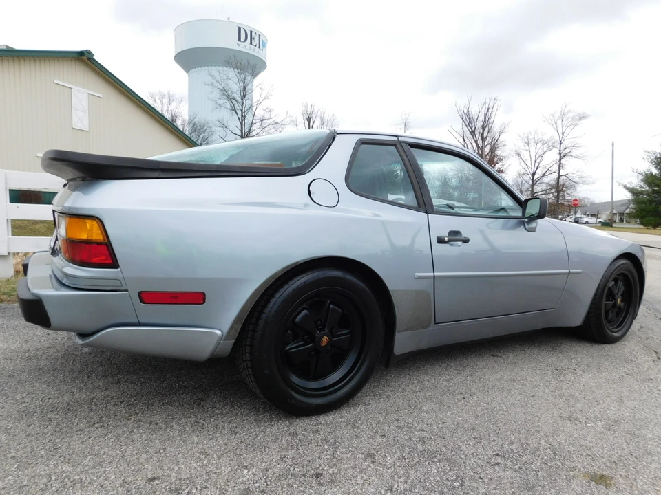 1986 Porsche 944 Turbo - Image 5 of 31