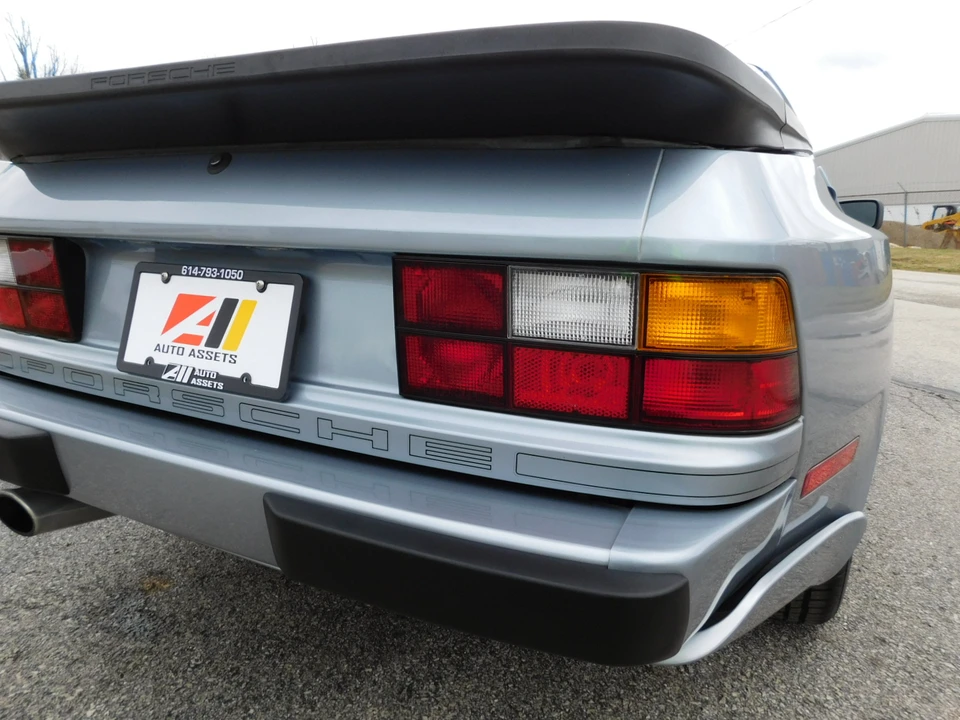 1986 Porsche 944 Turbo - Image 14 of 31