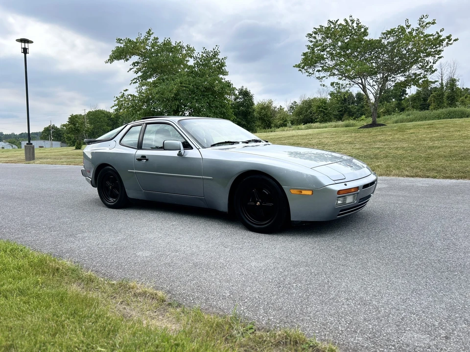 1986 Porsche 944 Turbo - Image 11 of 31