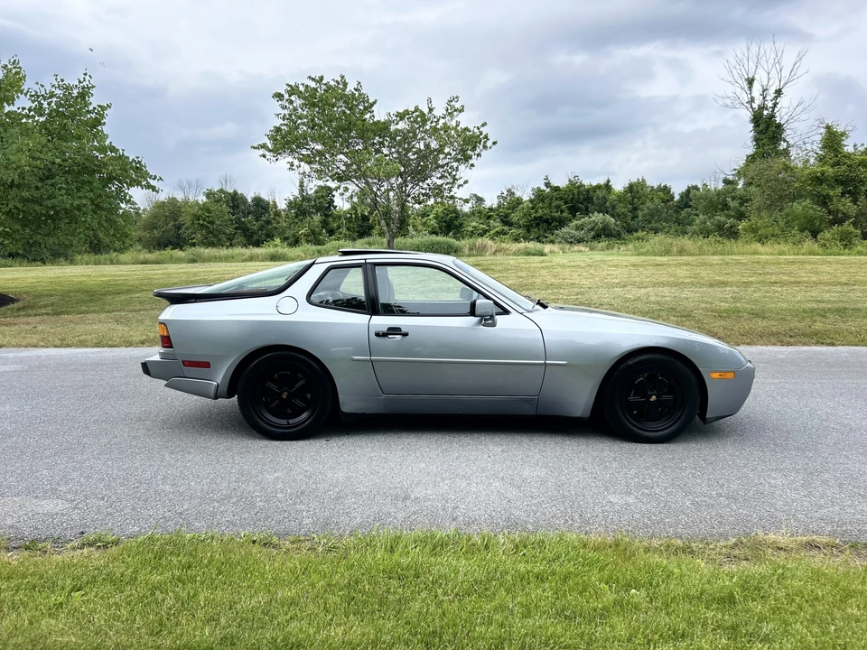 1986 Porsche 944 Turbo - Image 13 of 31