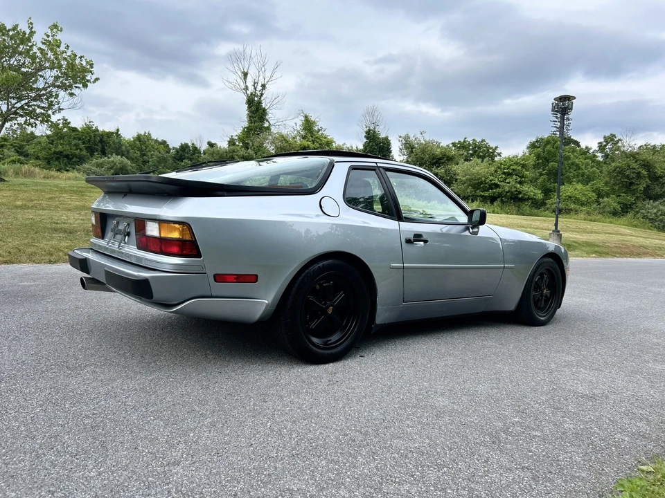 1986 Porsche 944 Turbo - Image 16 of 31