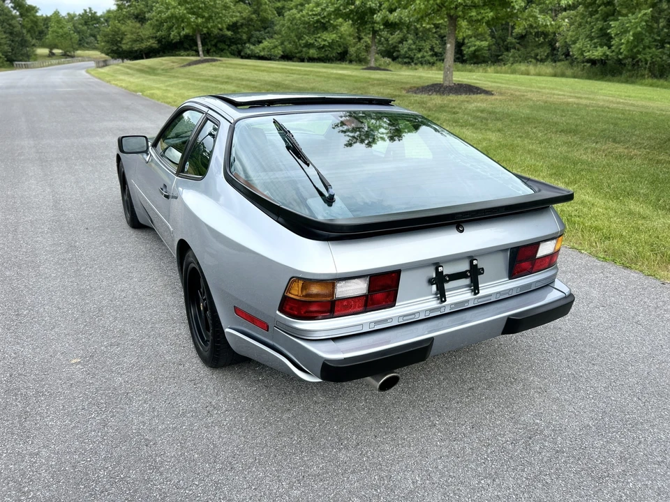 1986 Porsche 944 Turbo - Image 23 of 31
