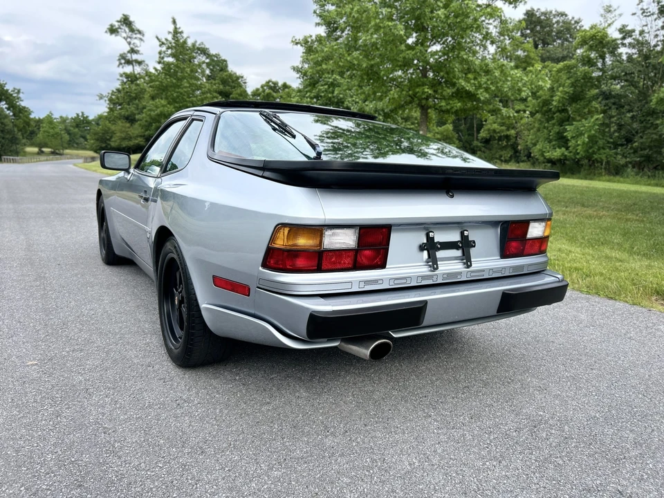 1986 Porsche 944 Turbo - Image 24 of 31