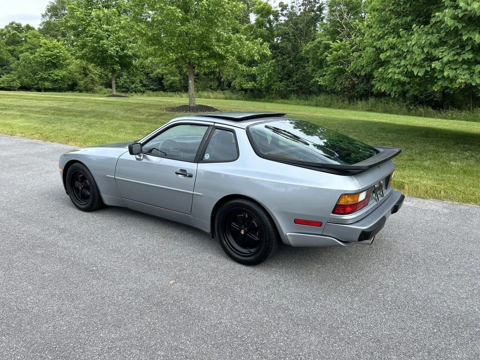 1986 Porsche 944 Turbo - Image 26 of 31