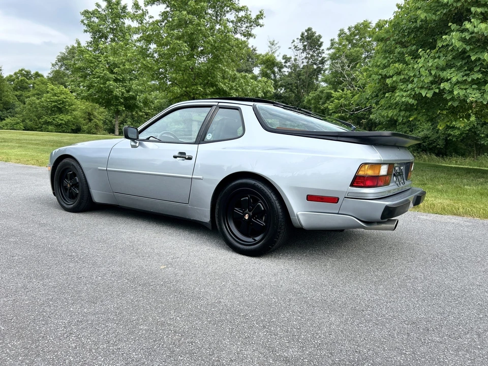 1986 Porsche 944 Turbo - Image 27 of 31