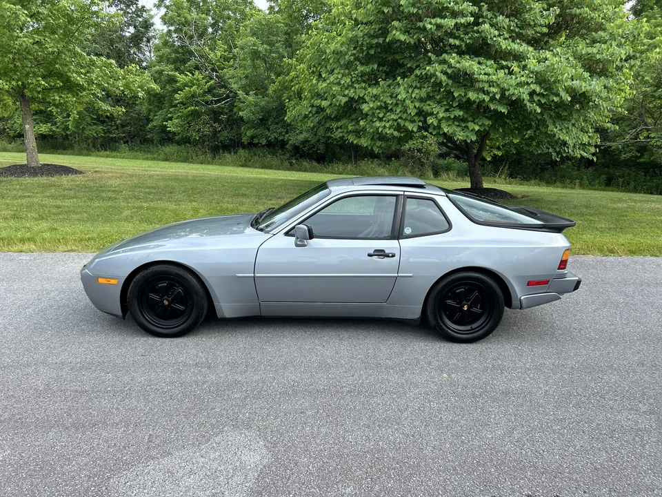 1986 Porsche 944 Turbo - Image 28 of 31
