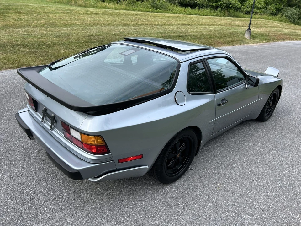 1986 Porsche 944 Turbo - Image 15 of 31
