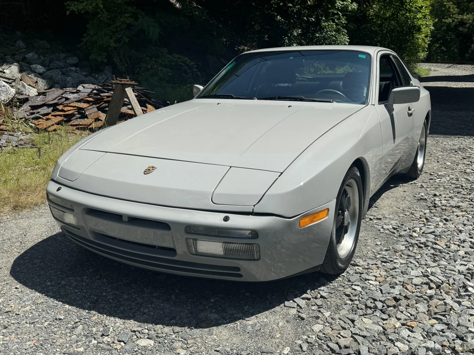 1986 Porsche 944 Turbo - Image 2 of 31