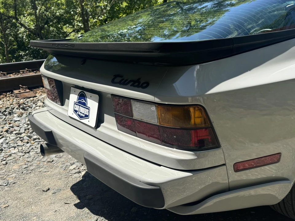 1986 Porsche 944 Turbo - Image 27 of 31