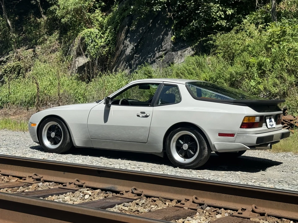 1986 Porsche 944 Turbo - Image 9 of 31