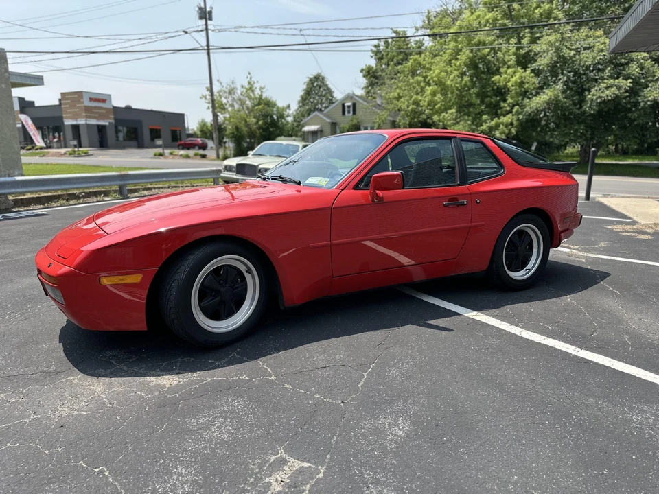 1986 Porsche 944 Turbo - Image 2 of 31