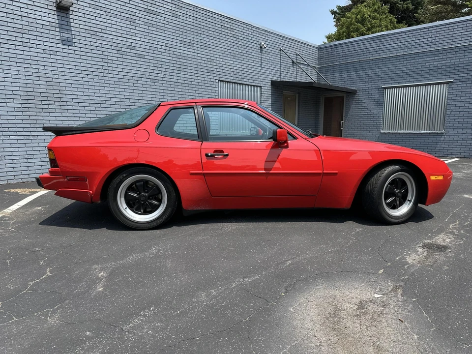1986 Porsche 944 Turbo - Image 10 of 31