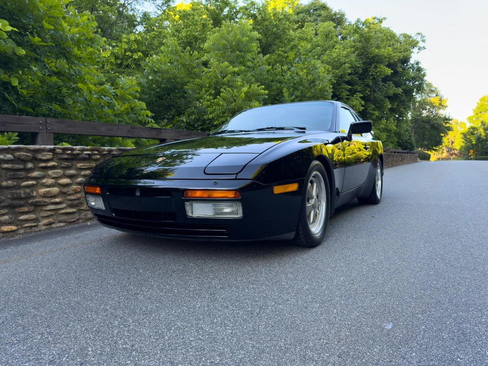 1986 Porsche 944 Turbo - Image 2 of 31